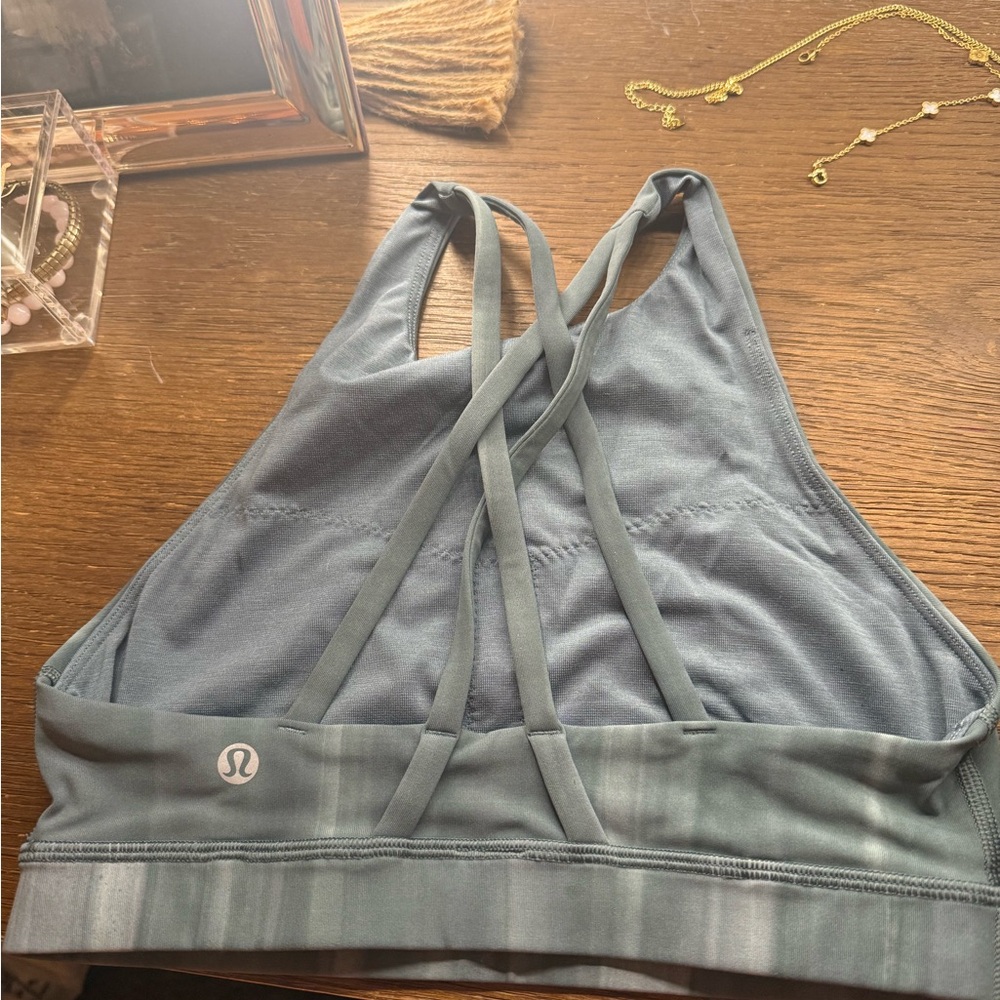 Lululemon high neck bra size 4